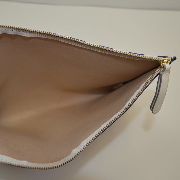 EAC blue and white plaid clutch - Picture 4 of 5